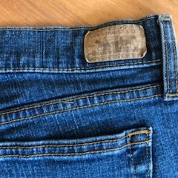 Levi's vintage 515 womans boot cut jean 10M - Picture 3 of 6